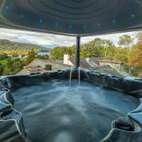 Penthouse Suite with Roof-Top Hot Tub