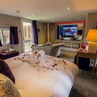 Deluxe Suite with Spa Bath