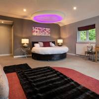 Superior Suite with Hot Tub - Acacia