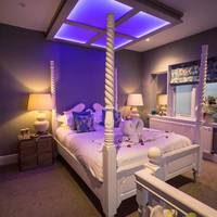 Luxury Suite with Hot Tub