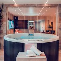 Suite with Hot Tub