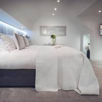 King Room with Spa Bath