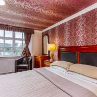 Deluxe Double Room (2 Adults + 1 Child)
