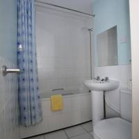 Family Room (2 Adults + 1 Child)