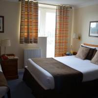 Family Room (2 Adults + 2 Children)