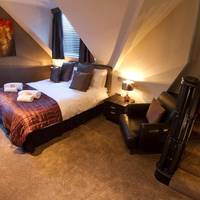 Superior Double Room - Split Level Bathroom