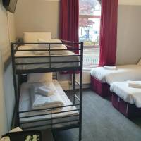 Large Room (5 Adults)