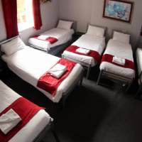 Large Room (7 Adults)