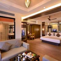 Luxury Suite - Royale Wing