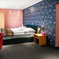 Queen Room with Spa Bath