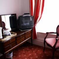 Family Room (2 Adults + 2 Children)