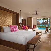 Romance Master Suite Swim Out