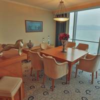 Senior Suite Non-Smoking Sea View