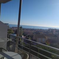 Studio with Lateral Sea View