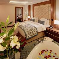 Queen Suite with Sofa Bed