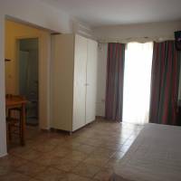 Economy room (semi-basement)
