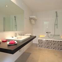 Superior Family Room with Balcony (2 Adults + 2 Children)