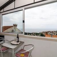 One-Bedroom Apartment (3 Adults)
