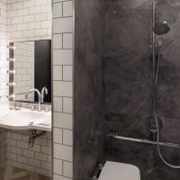 King Guest Room with Mobility Access and with Theme Park Access 