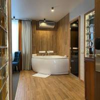 Deluxe Suite with Spa Bath