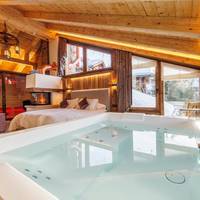 Deluxe Suite with Spa Bath