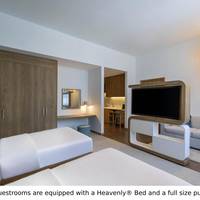 Studio 2 Single Beds, City view - Complimentary Transfer to La Mer Beach, Dubai Mall & DXB Airport Shuttle Drop Off