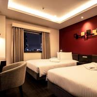 Premium Twin Room - Non-Smoking (Shower Booth)