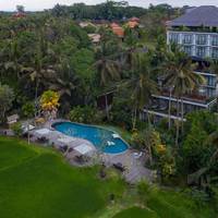 Warm Up Vacation (Quarantine) Package for 3x Doses Vaccinated Travelers at Superior Double Room