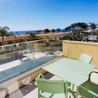One-Bedroom Apartment with Sea View