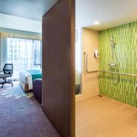 Standard Queen Room with Balcony - Disability Access
