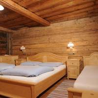 Трехместный номер эконом-класса