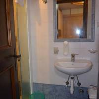 Трехместный