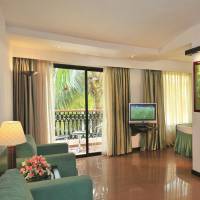 Deluxe Double Room with Pool View