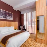 Business Twin Room River and City view with Free Minibar