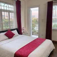 Deluxe Double Room with Lake View