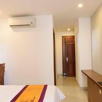 Deluxe Double Room (2 Adults + 1 Child)