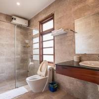 Twin Room with Private Bathroom