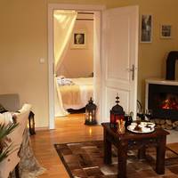 Apartment with Garden and Fireplace