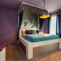 Executive One-Bedroom Apartment (2 Adults)
