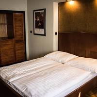 Double Room for Single Use