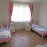 Трехместный
