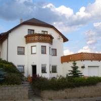 Three-Bedroom Apartment - Sedličky