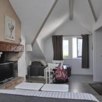 Studio (3 Adults)