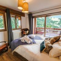 Three-Bedroom Apartment with Mountain View (8 Adults)