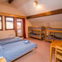 Family Room with Bathroom (6 Adults)