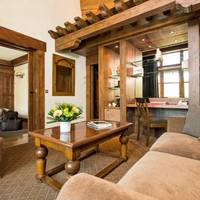 Family Suite (2 Adults + 2 Children)