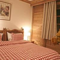 One-Bedroom Apartment (2 Adults + 2 Children) with Mountain View