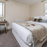 Five-Bedroom Apartment (10-12 Adults)
