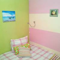 Single Room with Shared Bathroom without Window
