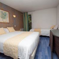 Triple Room (1 Double Bed + 1 Single Bed)